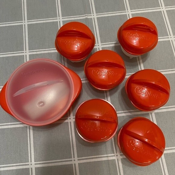 NWOB Egglettes Egg Cooker Hard Boiled Eggs w/out the Shell 6) Cups & 1) Cooker - Picture 2 of 7